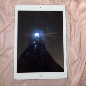 Apple iPad Air 1st Generation 16GB